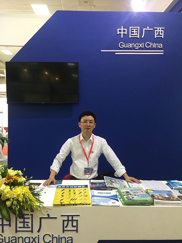 理工总经理在越南展会现场
