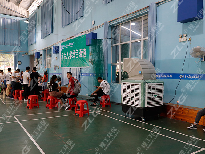 广西电力职业技术学院报名现场使用理工冷风机