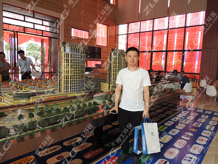 ZLG理工陈总参观工业器材城